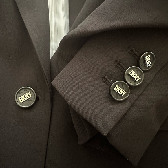 DKNY Rushed Sleeve One Button Blazer - Size 6 - NWOT - Picture 11 of 11